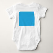 ein blauer Hintergrund mit Baby Strampler (Rückseite)