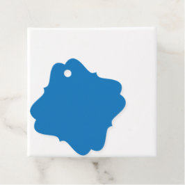 ein blauer Hintergrund mit Geschenkanhänger