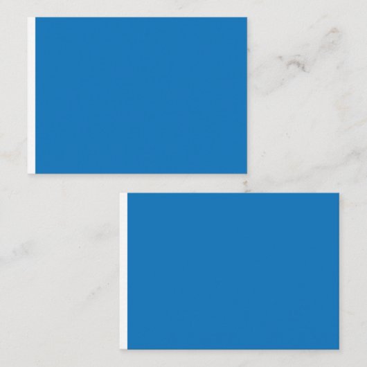 ein blauer Hintergrund mit Platzkarte (Vorne/Hinten)