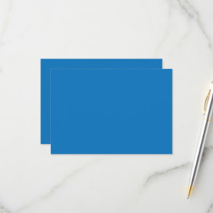 ein blauer Hintergrund mit RSVP Karte