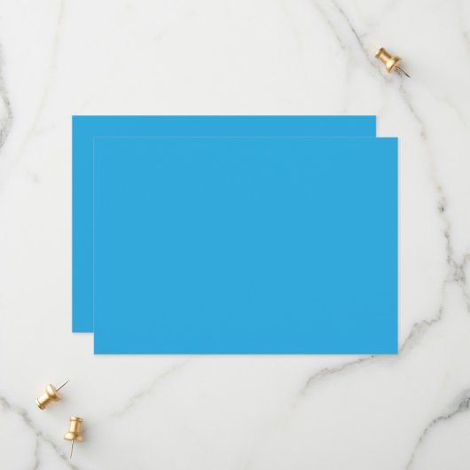 ein blauer Hintergrund mit Save The Date (Vorderseite/Rückseite Beispiel)