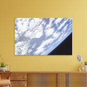 Ein blauer und weißer Teil der Erde Leinwanddruck (Insitu (Wohnzimmer))