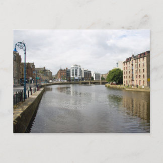 Ein Blick auf das Wasser von Leith Postkarte