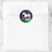 Ein Blick eines Einhorns - Runder Aufkleber (Tasche)