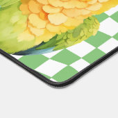 ein Blume-Kronenpapagei mit kariertem Hintergrund Schreibtischunterlage (Ecke)