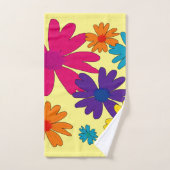 Ein Blumenbeet mit blühenden Blume Badhandtuch Set (Handtuch)