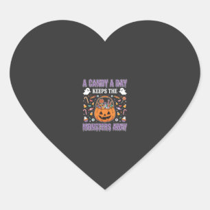 Ein Bonbon pro Tag Halloween T-Shirt Design Herz-Aufkleber