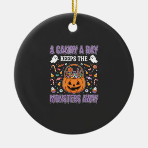Ein Bonbon pro Tag Halloween T-Shirt Design Keramik Ornament