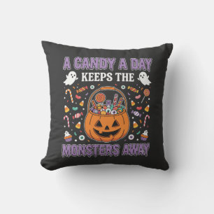 Ein Bonbon pro Tag Halloween T-Shirt Design Kissen