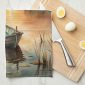 Ein Boot am See Geschirrtuch (Viertel Falte)