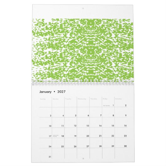 Ein brauner Holztisch hält eine Glasflasche mit Ol Kalender (Jan 2027)