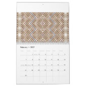 Ein brauner Teppich mit symmetrischem Design Kalender (Feb 2027)
