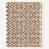 Ein brauner Teppich mit symmetrischem Design Notizblock (Vorderseite)