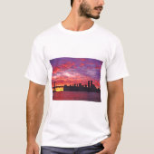 Ein brillanter Sonnenuntergang, Silhouette von Low T-Shirt (Vorderseite)