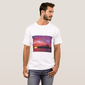Ein brillanter Sonnenuntergang, Silhouette von Low T-Shirt (Vorne ganz)