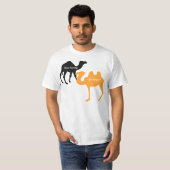 Ein Buckel oder zwei? T-Shirt (Vorne ganz)