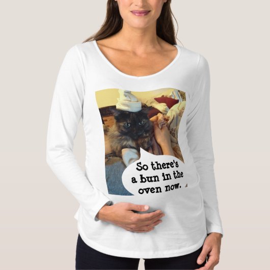 Ein Bun im Oven Maternity Shirt von RoseWrits (Vorderseite)