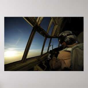 Ein C-130 Hercules Pilot scannt den Horizont Poster