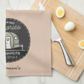 Ein Campingplatz in einem Personalisierten Camping Geschirrtuch (Viertel Falte)