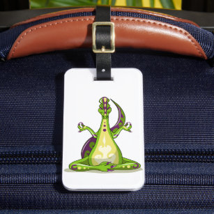Ein Cartoon Iguanodon Dinosaurier, der Yoga macht. Gepäckanhänger