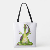 Ein Cartoon Iguanodon Dinosaurier, der Yoga macht. Tasche (Rückseite)