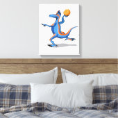 Ein Cartoon Iguanodon spielt Basketball. Leinwanddruck (Insitu (Schlafzimmer))