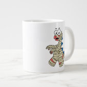Ein Cartoon Stegosaurus verkleidete sich als Mama. Jumbo-Tasse (Vorderseite Rechts)