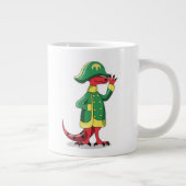 Ein Cartoon Tyrannosaur Rex verkleidet als Napoleo Jumbo-Tasse (Rechts)