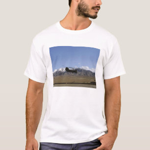 Ein CH-47 Chinook entfernt sich T-Shirt
