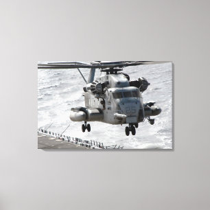 Ein CH-53E Superstallionshubschrauber Leinwanddruck