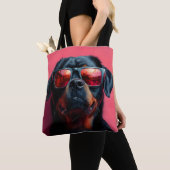 Ein cooler Rottweiler mit Sonnenbrille Tasche (Von Nahem)