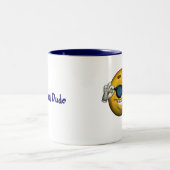 Ein cooler Typ Zweifarbige Tasse (Mittel)