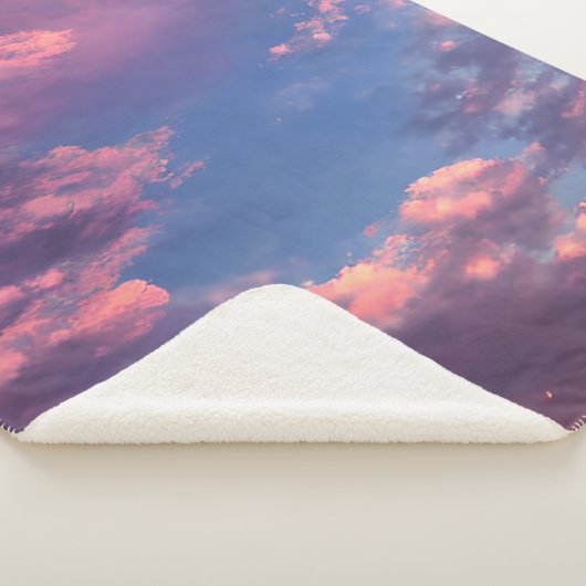 Ein Cotton Candy Sky Sherpadecke (3/4)