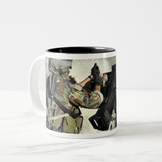 Ein Crewman der Kriegsmarine 2 Zweifarbige Tasse (Vorderseite Links)