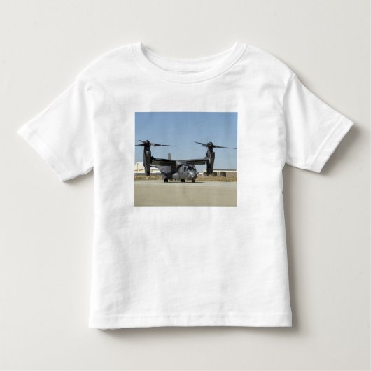 Ein CV-22 Osprey bereitet den Start vor Kleinkind T-shirt (Vorderseite)