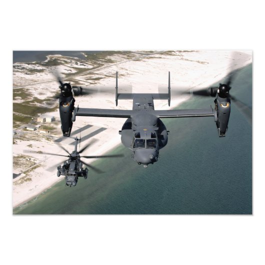 Ein CV-22 Osprey und ein MH-53 Pave Low Fotodruck (Vorne)