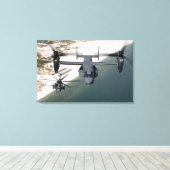 Ein CV-22 Osprey und ein MH-53 Pave Low Leinwanddruck (Insitu (Holzboden))