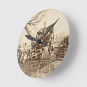 Ein Dampfkran, der während des Gebäude von Runde Wanduhr (Winkel)