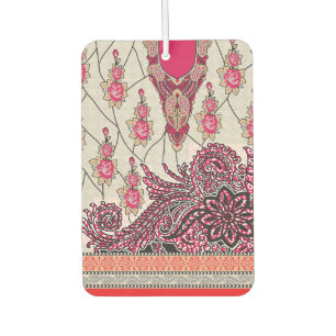 Ein dekoratives Paisley-Design mit lebhaftem Rot u Autolufterfrischer