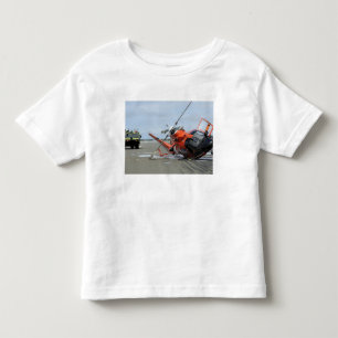 Ein Delphin-Hubschrauberabsturz der Kleinkind T-shirt