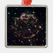 Ein detaillierter Blick auf die geschlagenen Überr Silbernes Ornament (Vorne)