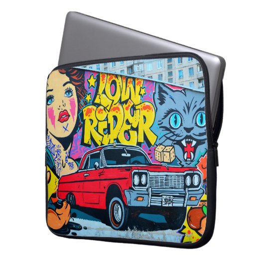 Ein detailliertes Bild von Graffiti zeichnend. Kon Laptopschutzhülle (Vorderseite Links)