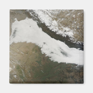 Ein dicker Ufer niedriger Wolken Magnet