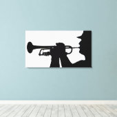 Ein Dienstmitglied spielt eine Melodie Leinwanddruck (Insitu (Holzboden))