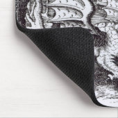 Ein Drache im Wald Mousepad (Ecke)