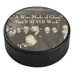 Ein Draht aus Glas, Humor Tech Eishockey Puck