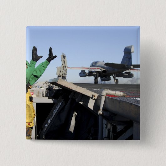 Ein EA-6B Prowler startet vom Cockpit Button (Vorderseite)