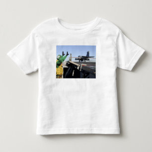 Ein EA-6B Prowler startet vom Führerraum Kleinkind T-shirt
