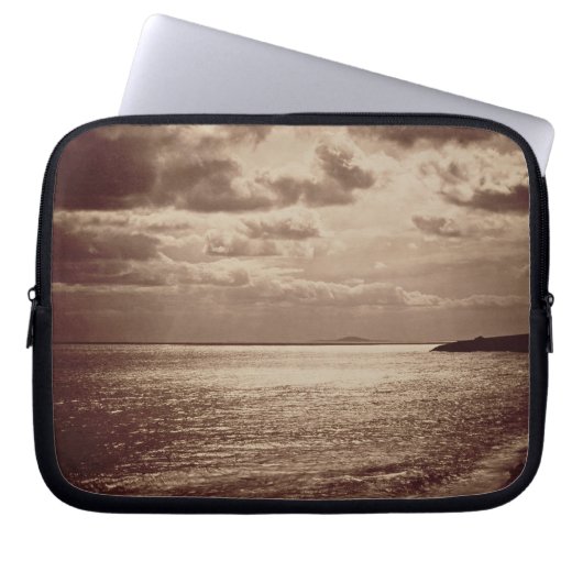 Ein Effekt des Sun, Normandie c.1857 (Sepia-Foto Laptopschutzhülle (Vorderseite)
