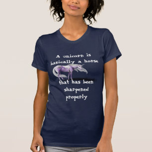 Ein Einhorn ist ein Pferd das… T - Shirt